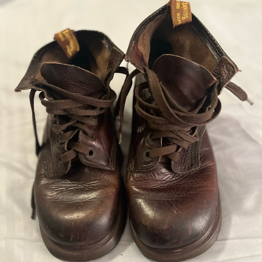 Vintage 90s Men's Chunky Brown Leather
Doc Martens
